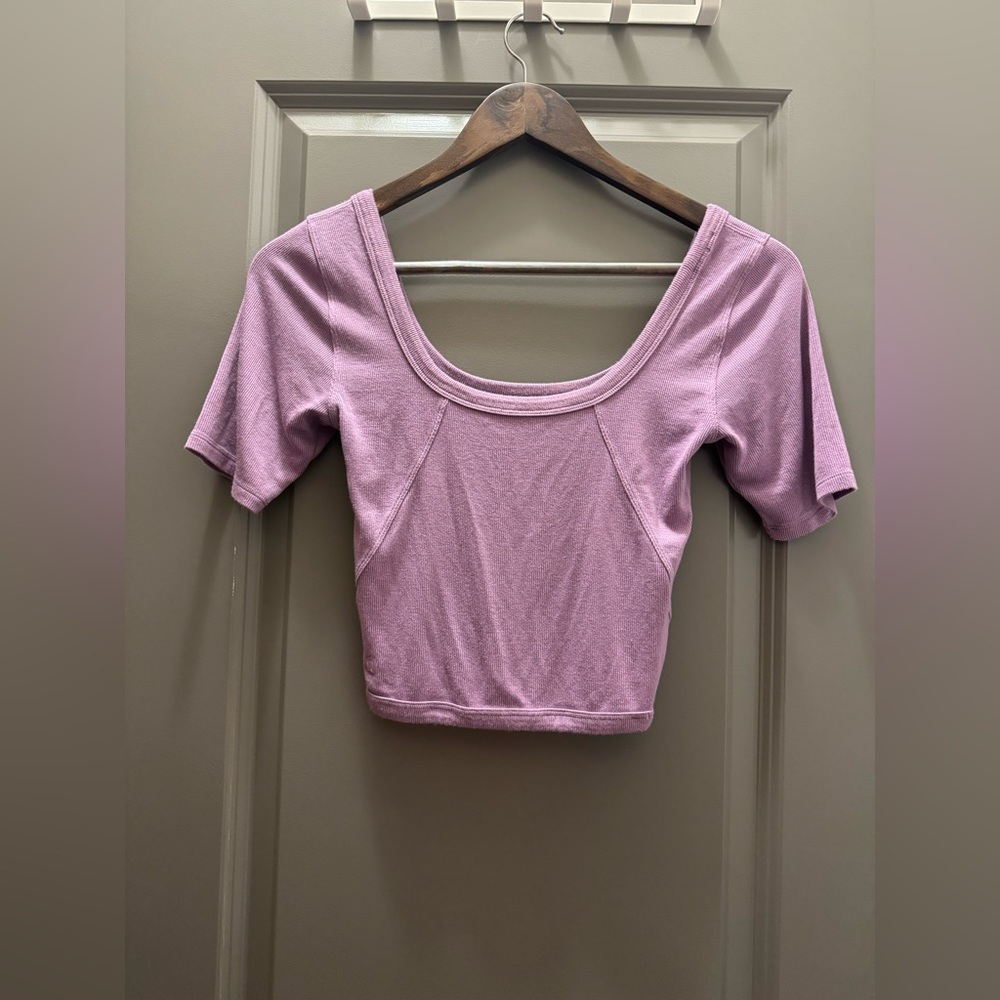 (EUC) Lululemon Ribbed Held Tight Short Sleeve Shirt 💜 - Picture 7 of 8